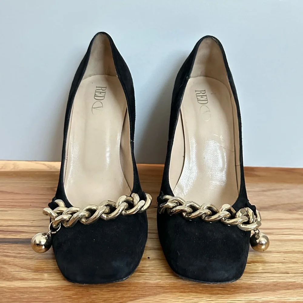 RED Valentino Suede Square Toe/Hill Chain Trim Pumps - Picture 6 of 12
